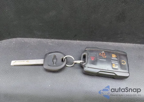 2020 Chevrolet Silverado 1500 4Wd Short Bed Custom/4Wd Standard Bed Custom z USA, uszkodzony, nr VIN 1GCUYBEF4LZ305150